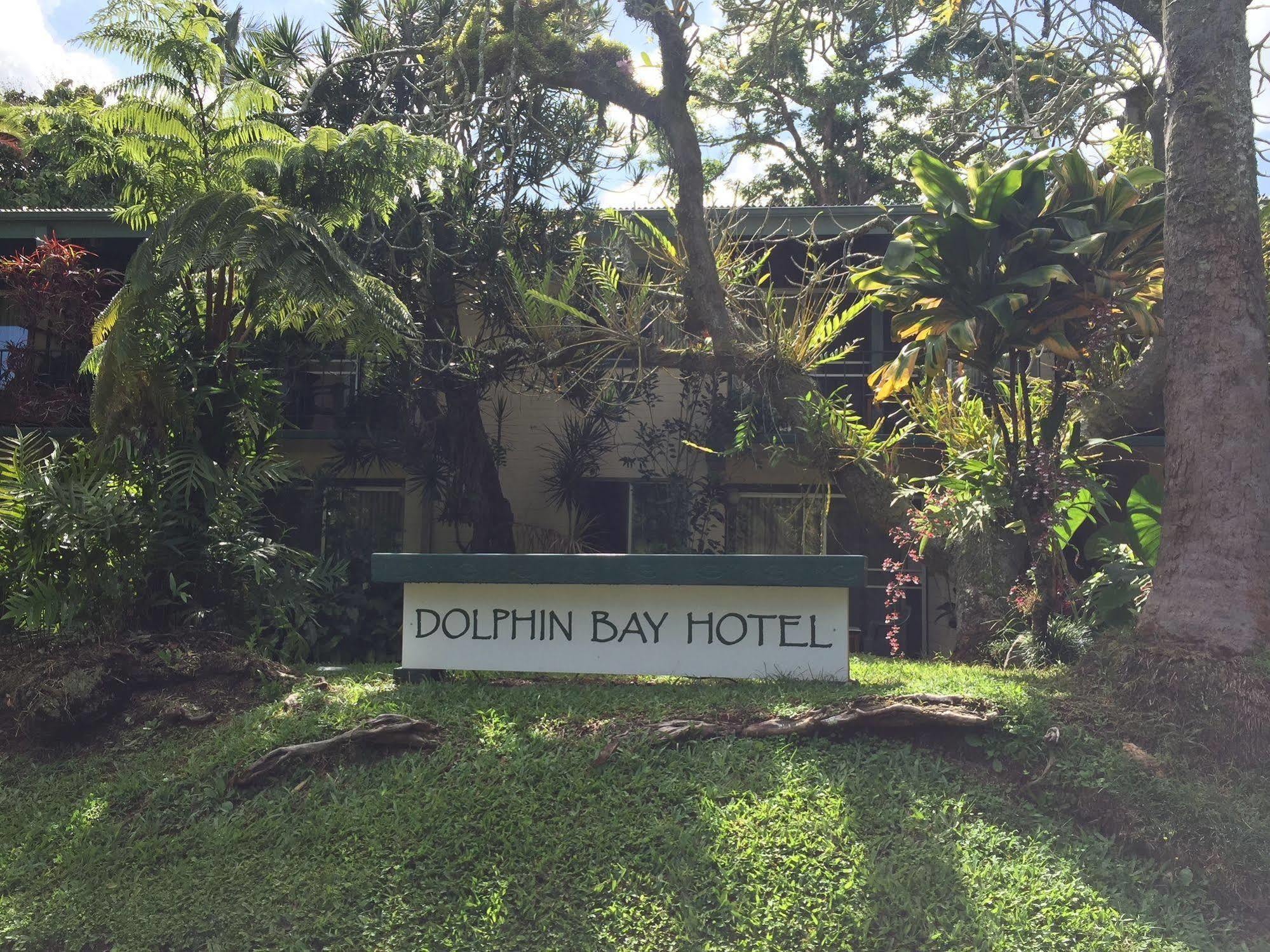 Dolphin Bay Hotel Hilo Exterior foto